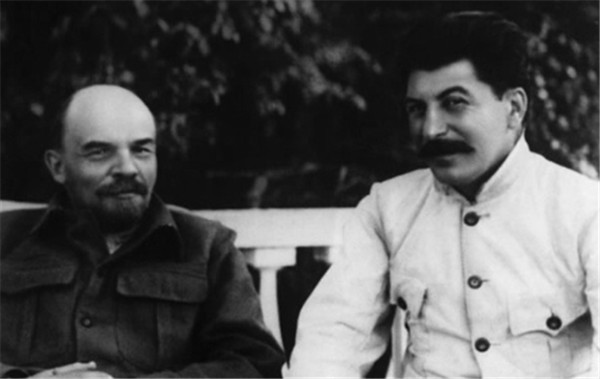 1922년의 레닌과 스탈린