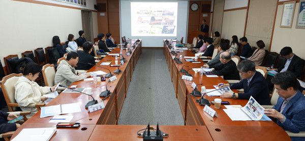 충북도는 24일 도청에서 '(가칭)충북아트센터 건립 타당성 조사 및 기본계획 수립 용역' 착수보고회를 개최했다.